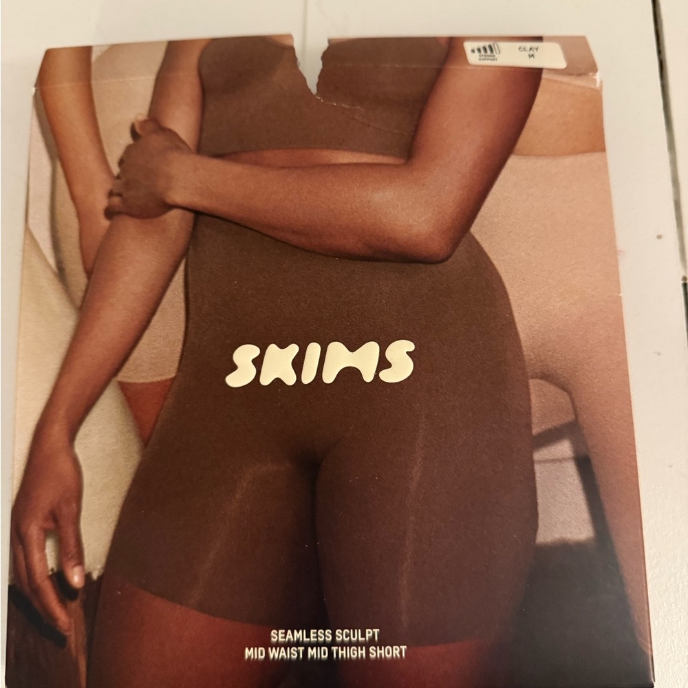 Skims Seamless Sculpt Mid Waist Shorts in Brown